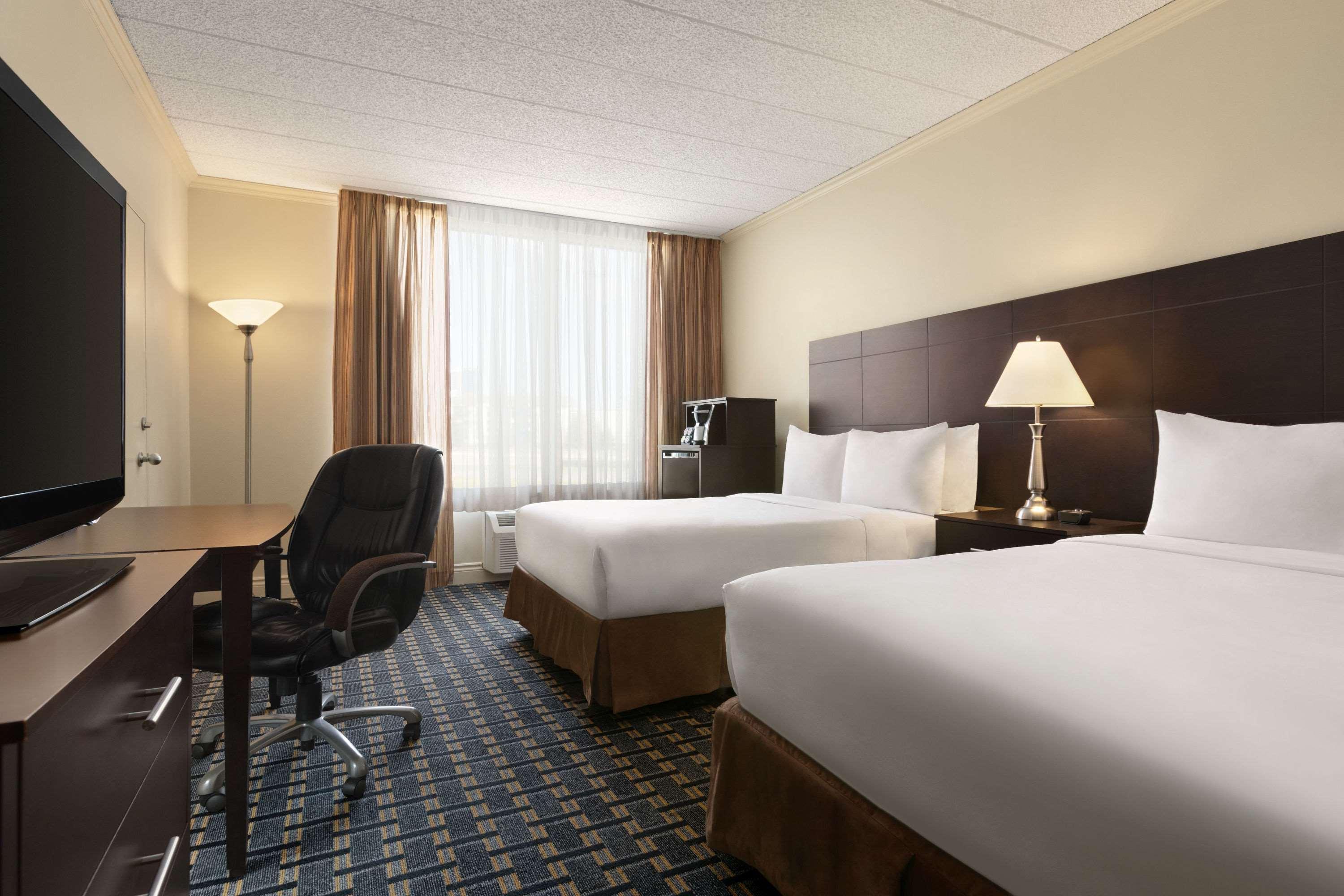 Travelodge By Wyndham Quebec City Hotel & Convention Centre Buitenkant foto