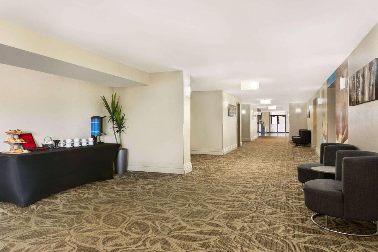 Travelodge By Wyndham Quebec City Hotel & Convention Centre Buitenkant foto