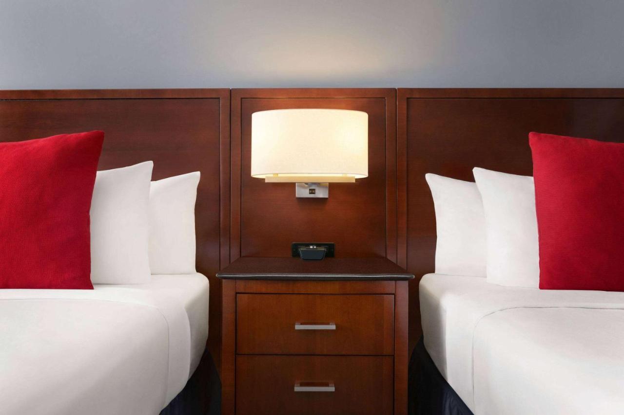 Travelodge By Wyndham Quebec City Hotel & Convention Centre Buitenkant foto
