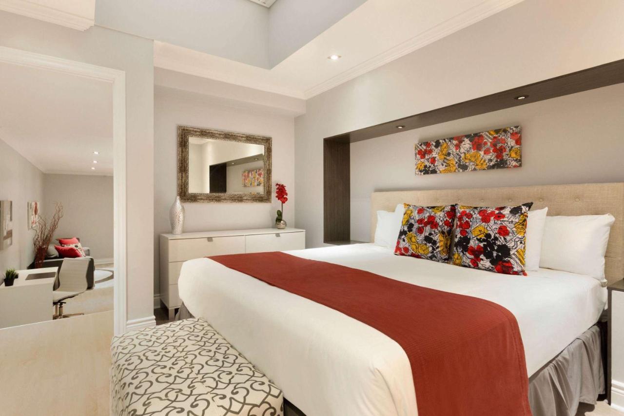 Travelodge By Wyndham Quebec City Hotel & Convention Centre Buitenkant foto