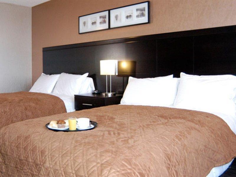 Travelodge By Wyndham Quebec City Hotel & Convention Centre Buitenkant foto
