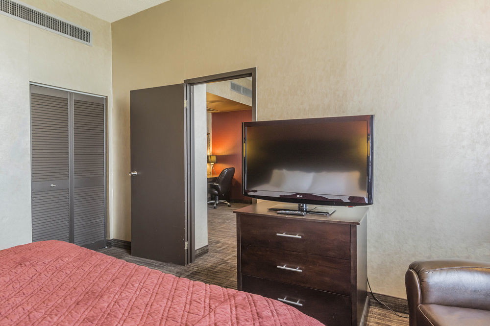 Travelodge By Wyndham Quebec City Hotel & Convention Centre Buitenkant foto