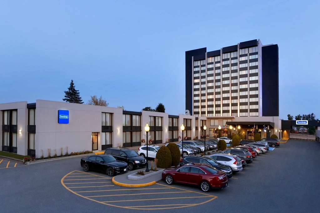 Travelodge By Wyndham Quebec City Hotel & Convention Centre Buitenkant foto