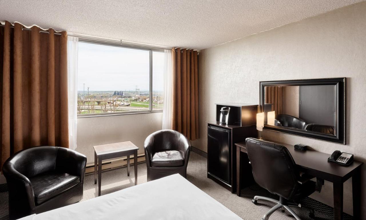 Travelodge By Wyndham Quebec City Hotel & Convention Centre Buitenkant foto